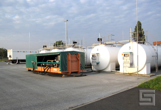 Tanklager für Enteisungsmittel zur Flugfeldenteisung. 
Gesamtlagervolumen: 350.000 l.